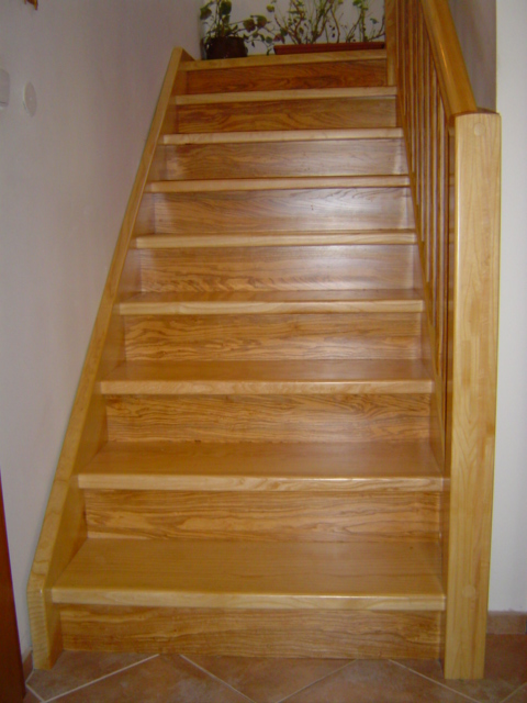 Jasanové schodiště